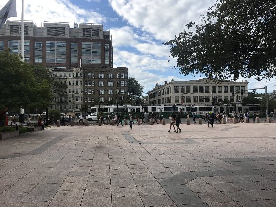 ボストン大学の学生の通学風景